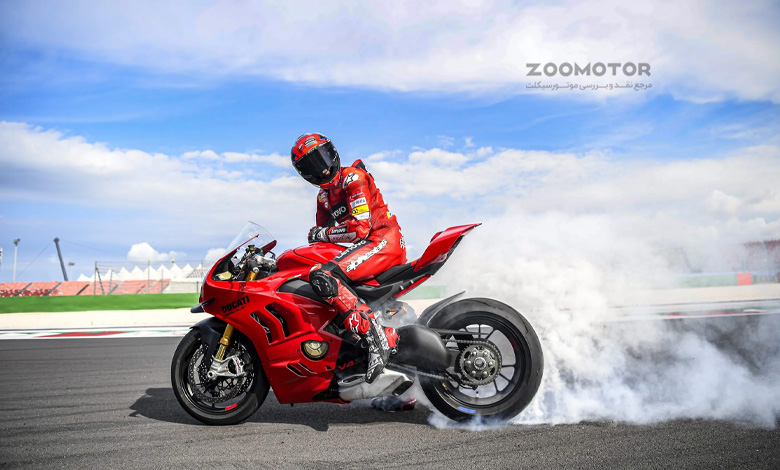 Panigale V4